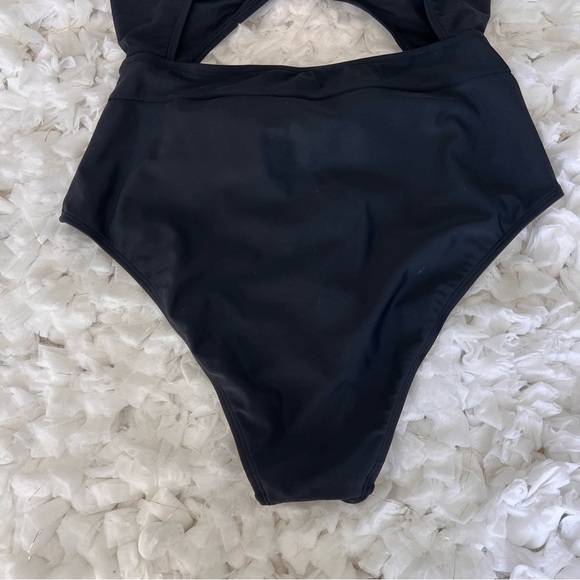 NWT Women's Cutout One Piece Crisscross Front Drawstring Bathing Suit SIZE M - Picture 11 of 17